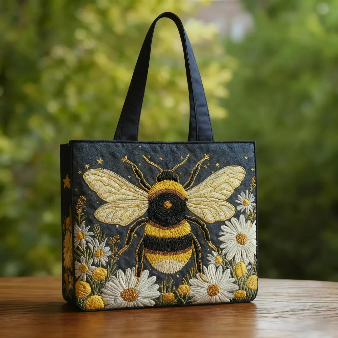 Gehäkelte Vintage-Tasche „Biene und Gänseblümchen“ — Wiese